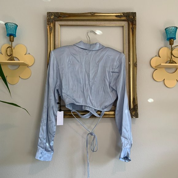 ASTR Delphi Satin Pointed Collar Wrap Top Women's - Picture 3 of 6